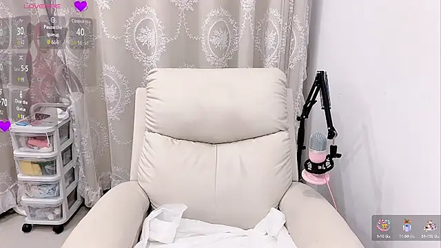 Snapshot of tuantuanle chatting on 06-18-26, 04:11 tuantuanle online show from 06-18-26, 04:11