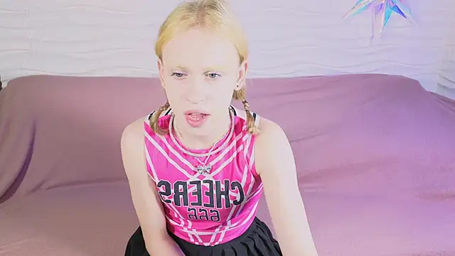 BarbieRichy online show from 11-30-25, 05:11