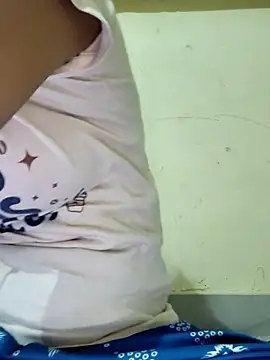 Snapshot of raju-ki-rani chatting on 11-08-25, 08:36 raju-ki-rani online show from 11-08-25, 08:36