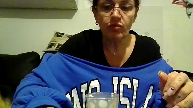 Snapshot of RubyyRosee chatting on 12-04-25, 06:34 RubyyRosee online show from 12-04-25, 06:34