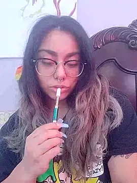 Lovelyrainn online show from 11-30-25, 04:22