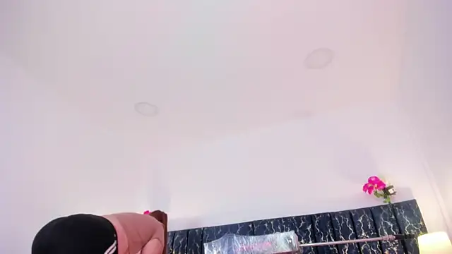 katte landerr online show from 04-23-26, 01:13