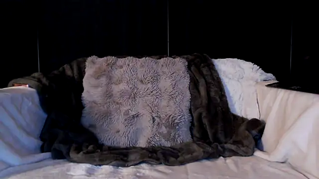 Zoe Fisher online show from 10-22-25, 06:18