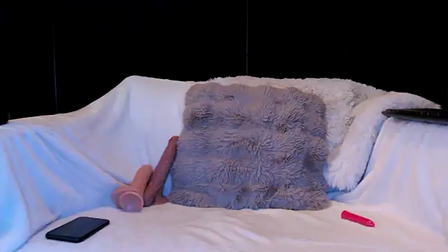 Zoe Fisher online show from 10-28-25, 07:05