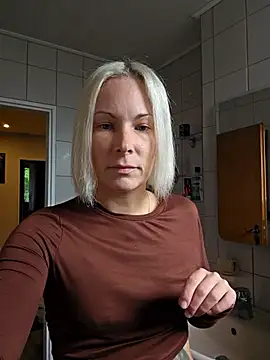 Snapshot of Sunny-Sin chatting on 09-17-25, 01:35 Sunny-Sin online show from 09-17-25, 01:35