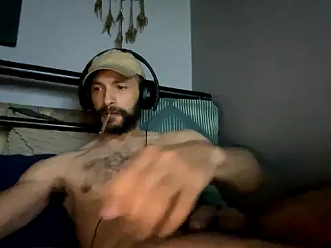 Snapshot of majorb121 chatting on 11-13-25, 07:24 majorb121 online show from 11-13-25, 07:24