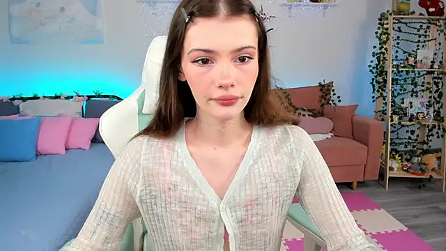 Snapshot of Zoe_Vee chatting on 07-22-26, 03:20 Zoe Vee online show from 07-22-26, 03:20
