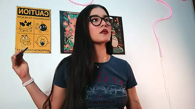 Snapshot of Aurorabeck_ chatting on 10-11-25, 02:22 Aurorabeck  online show from 10-11-25, 02:22