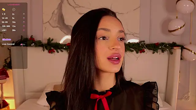 AdoraCortes online show from 12-15-25, 05:12