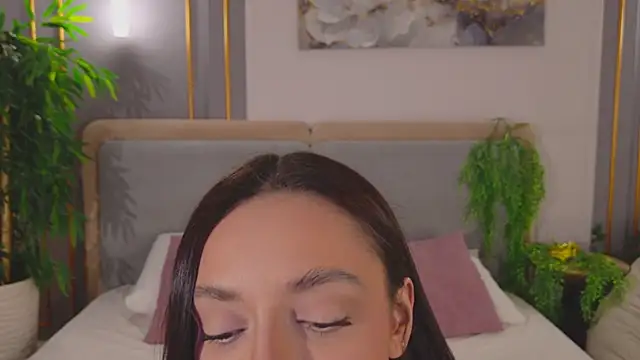 AdoraCortes online show from 04-14-26, 05:13