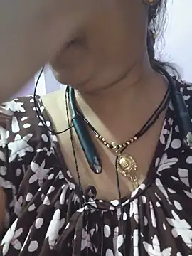 Snapshot of Sonalihot_ chatting on 05-10-26, 08:19 Sonalihot online show from 05-10-26, 08:19