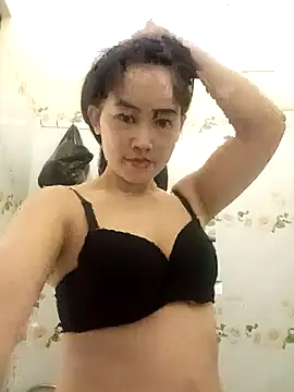 Snapshot of besa4 chatting on 11-26-25, 01:45 besa4 online show from 11-26-25, 01:45