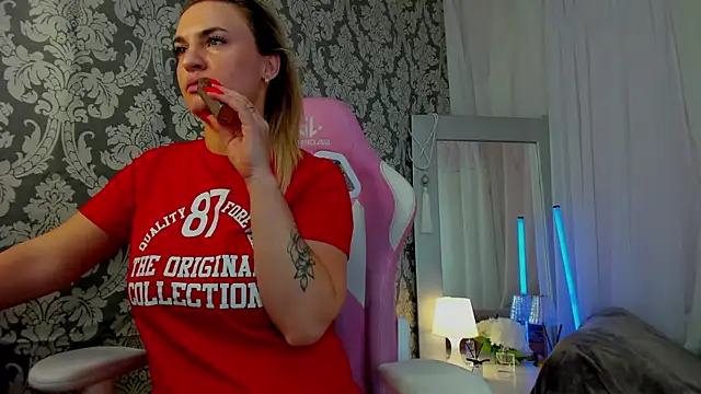 Marie Ellie online show from 03-31-26, 01:51