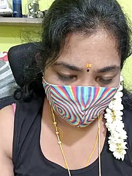 Snapshot of Tamil_Mithra chatting on 05-14-26, 10:11 Tamil Mithra online show from 05-14-26, 10:11