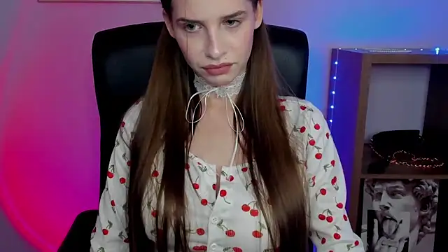 LuxMaya online show from 11-12-25, 07:42