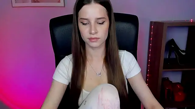 LuxMaya online show from 05-20-26, 06:30