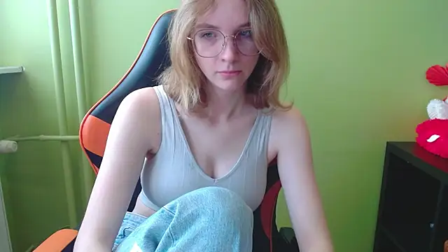 juicyPenny online show from 04-15-26, 06:31