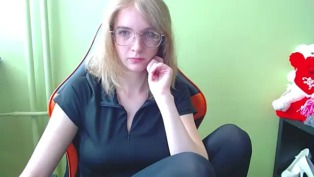 juicyPenny online show from 04-21-26, 06:20