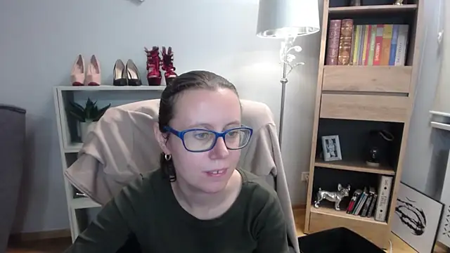 sweetxLizzy online show from 10-28-25, 05:22