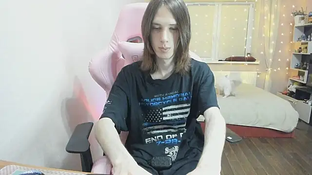 Snapshot of eleganc3 chatting on 02-02-26, 06:28 eleganc3 online show from 02-02-26, 06:28