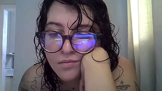 Blue Liz online show from 09-18-25, 02:41