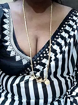 shobini online show from 10-22-25, 01:55