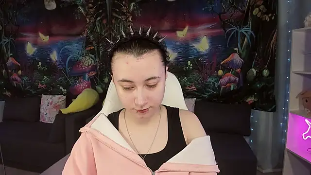 ClaraParks online show from 04-07-26, 07:58