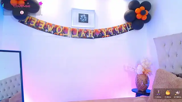 Dulcey  online show from 10-21-25, 05:30