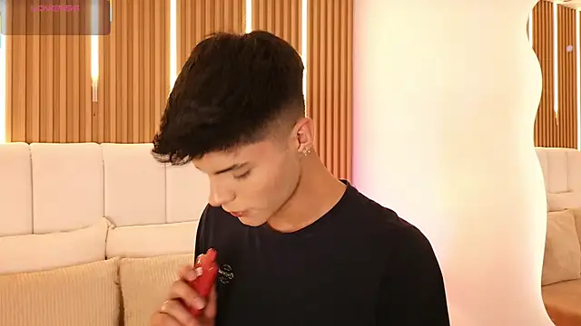 Dulcey  online show from 04-12-26, 04:39