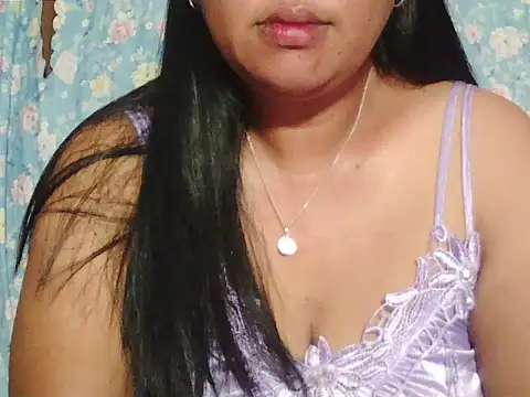 hotolivia34 online show from 11-22-25, 09:03