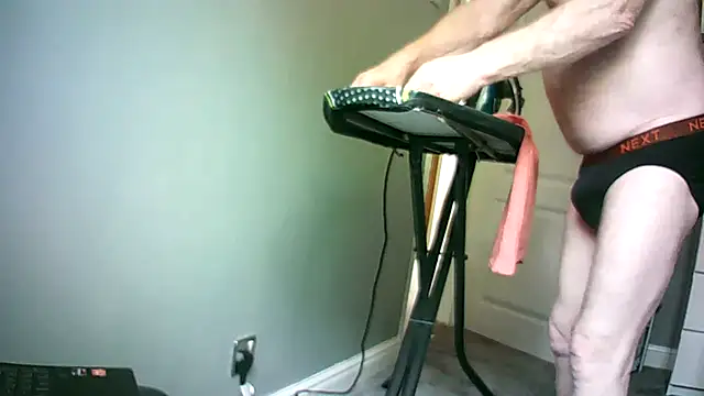 Snapshot of cockheart122 chatting on 06-15-26, 12:29 cockheart122 online show from 06-15-26, 12:29