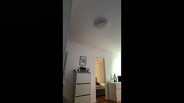 EvaBllake online show from 09-18-25, 06:04