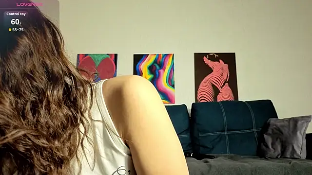 TrixiBell online show from 11-18-25, 05:34