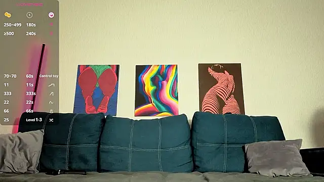 TrixiBell online show from 01-14-26, 04:18