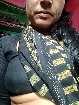 Snapshot of Cutreet chatting on 09-12-25, 10:37 Cutreet online show from 09-12-25, 10:37