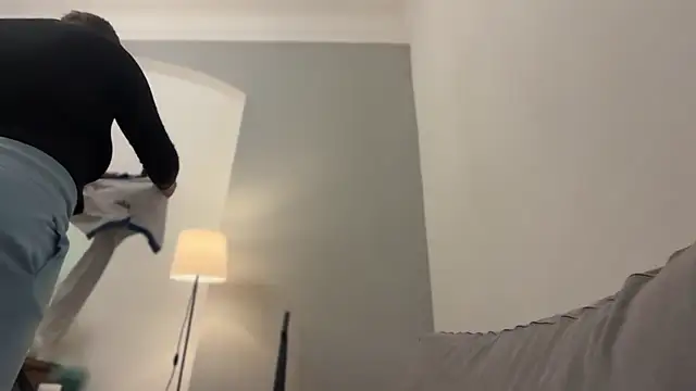 NellyExtraa online show from 04-17-26, 01:47