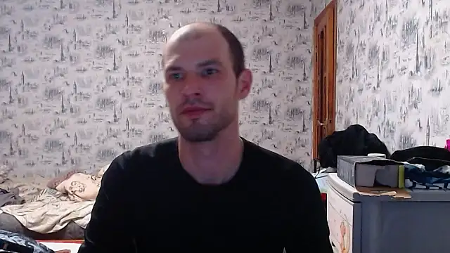 Snapshot of hangryf chatting on 12-18-25, 02:23 hangryf online show from 12-18-25, 02:23