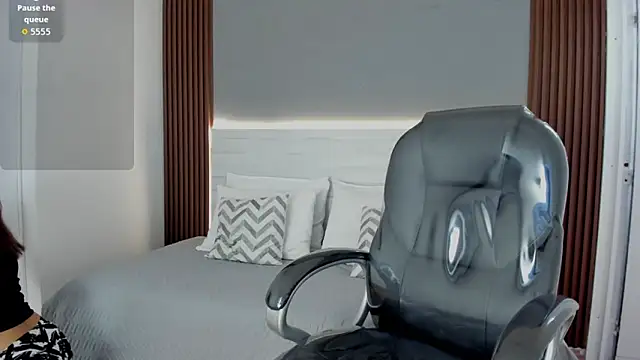 Snapshot of Emmy_Meadows chatting on 11-03-25, 07:26 Emmy Meadows online show from 11-03-25, 07:26