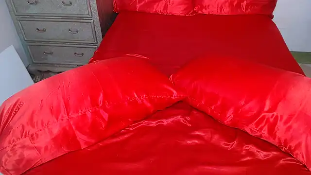 Ambra  online show from 10-26-25, 02:56