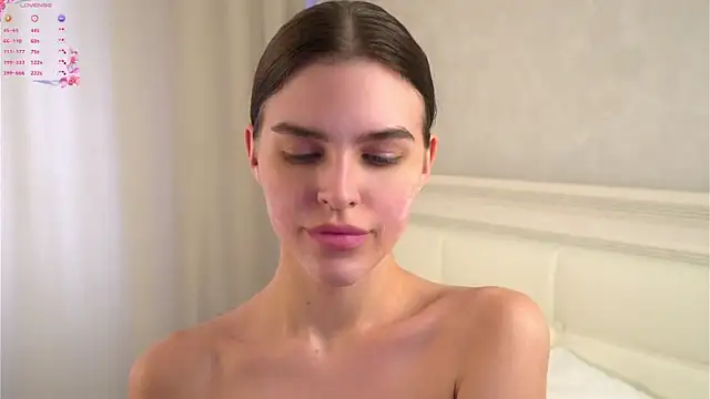 Snapshot of EleneButton chatting on 04-30-26, 03:35 EleneButton online show from 04-30-26, 03:35