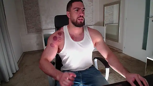 IvanHydee online show from 03-06-26, 05:37