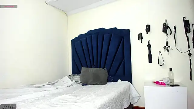 RoxyandAron2 online show from 03-18-26, 01:58