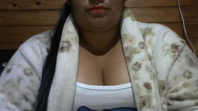 Snapshot of MARRENTINHA34 chatting on 06-27-26, 11:48 MARRENTINHA34 online show from 06-27-26, 11:48