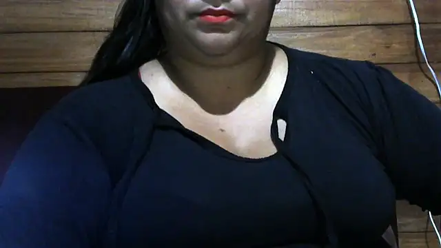 Snapshot of MARRENTINHA34 chatting on 06-30-26, 05:25 MARRENTINHA34 online show from 06-30-26, 05:25