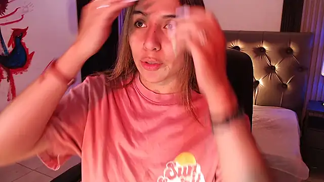 Bonnali lune online show from 04-25-26, 04:59