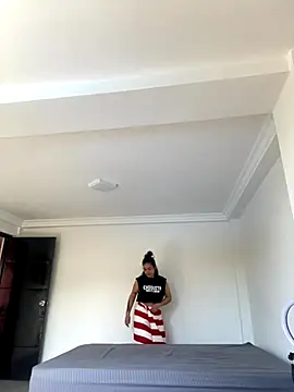 Snapshot of JuanitaMore01 chatting on 10-28-25, 01:36 JuanitaMore01 online show from 10-28-25, 01:36