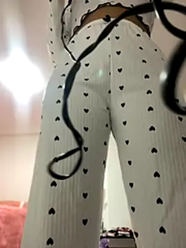 Snapshot of JuanitaMore01 chatting on 10-31-25, 12:33 JuanitaMore01 online show from 10-31-25, 12:33