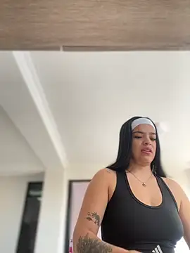 Snapshot of JuanitaMore01 chatting on 11-18-25, 08:13 JuanitaMore01 online show from 11-18-25, 08:13