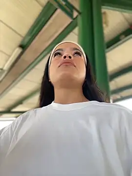 JuanitaMore01 online show from 04-22-26, 08:54