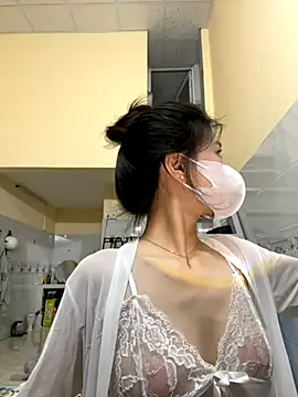 Miinami online show from 09-18-25, 01:02